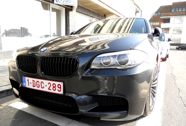 BMW M5 F10 2011