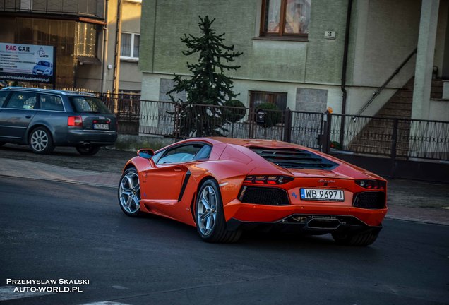 Lamborghini Aventador LP700-4