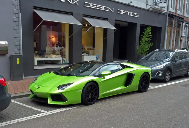 Lamborghini Aventador LP700-4 Roadster