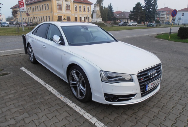 Audi S8 D4