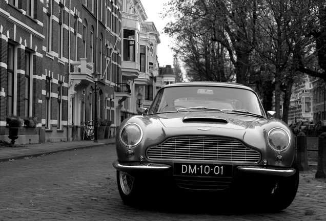 Aston Martin DB6 MKI