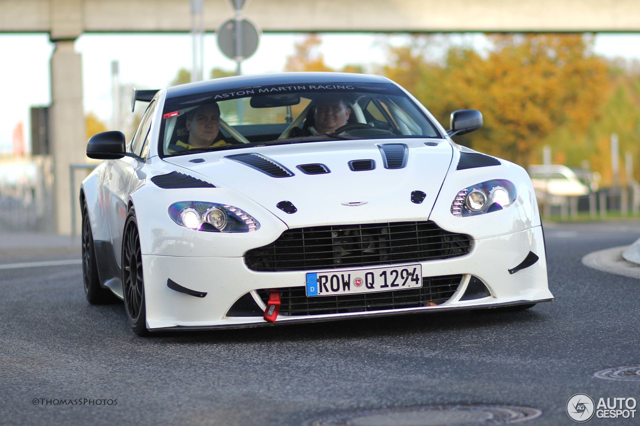 Aston Martin V12 Vantage S GT4