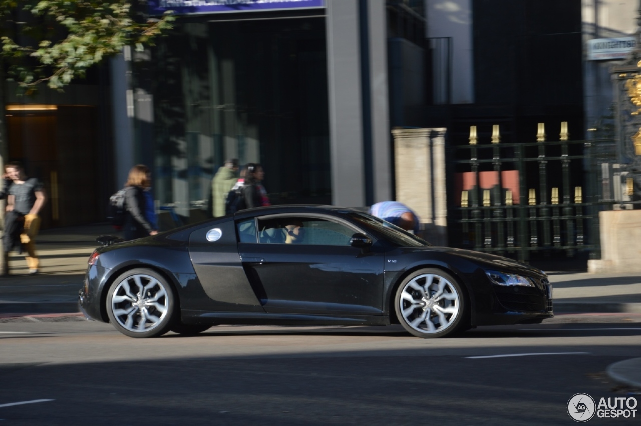 Audi R8 V10