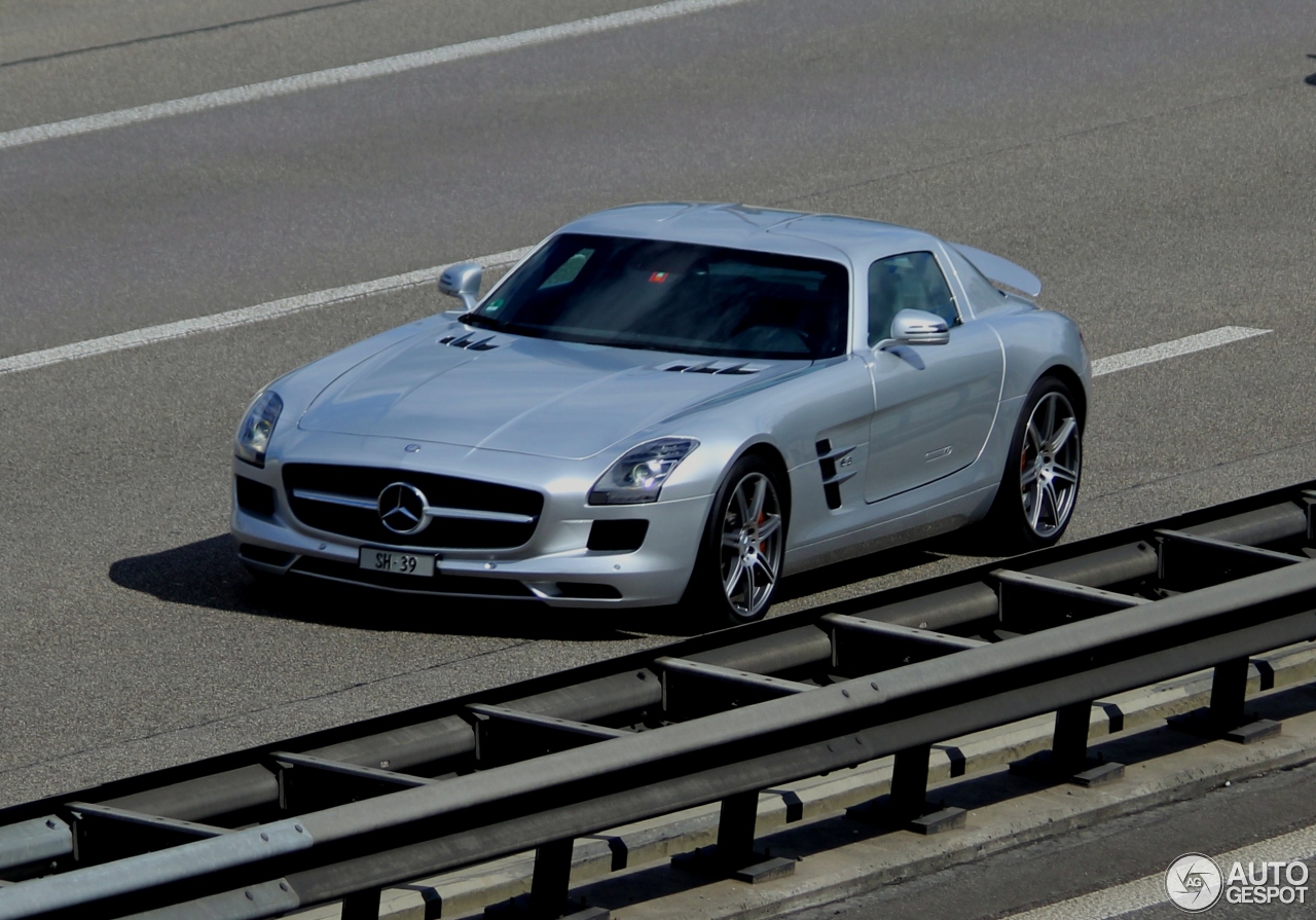 Mercedes-Benz SLS AMG