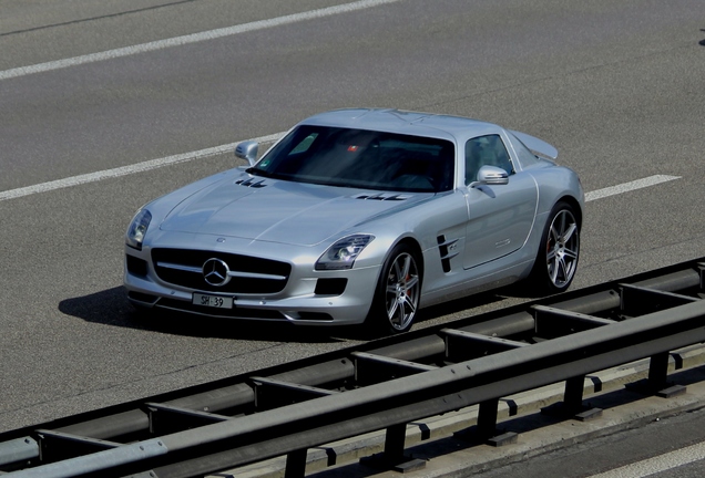 Mercedes-Benz SLS AMG