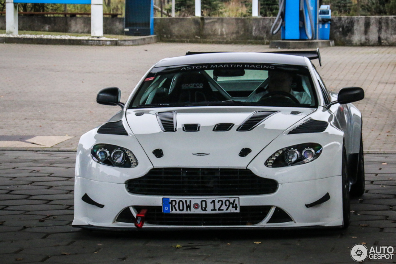 Aston Martin V12 Vantage S GT4