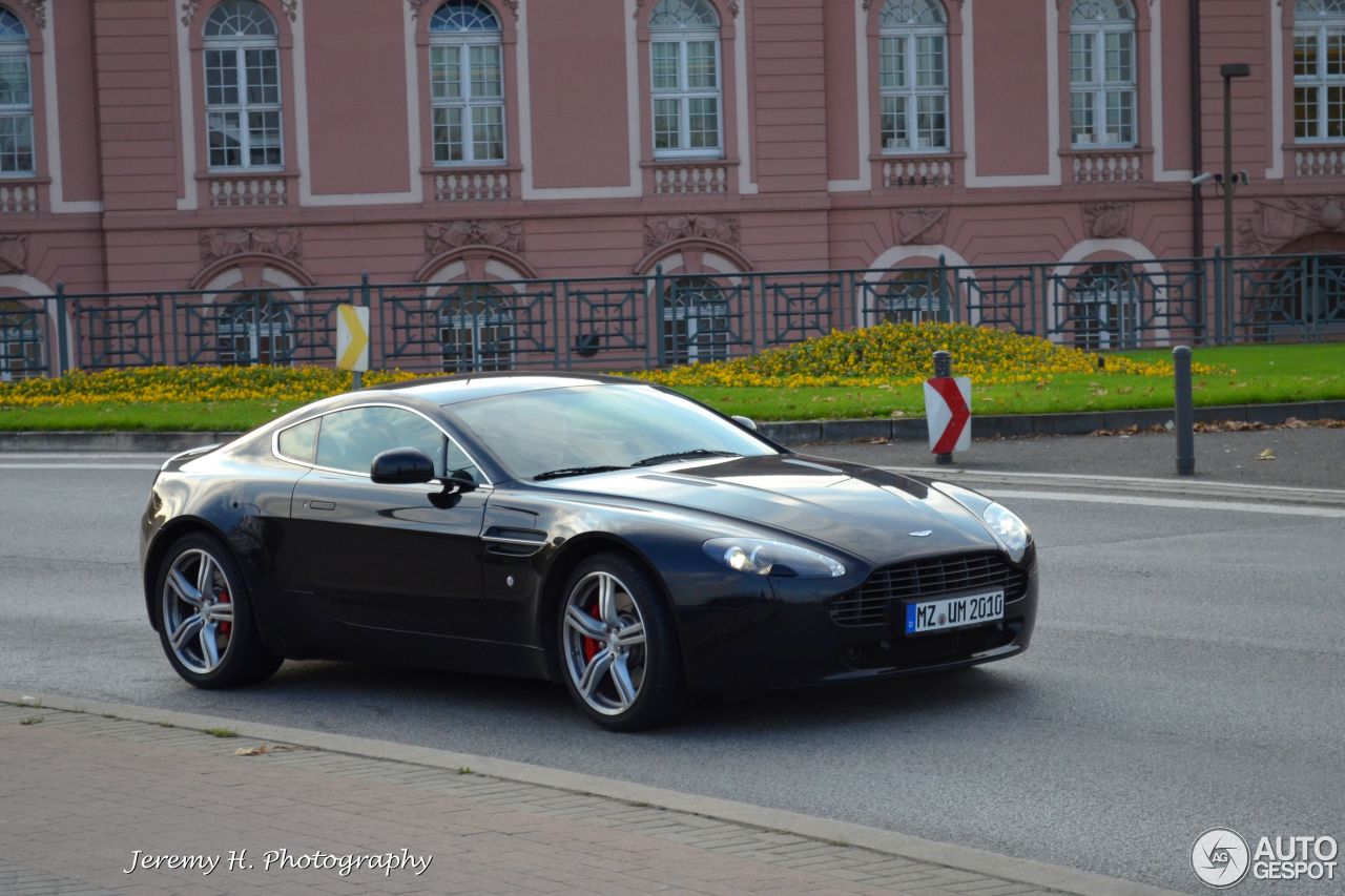 Aston Martin V8 Vantage