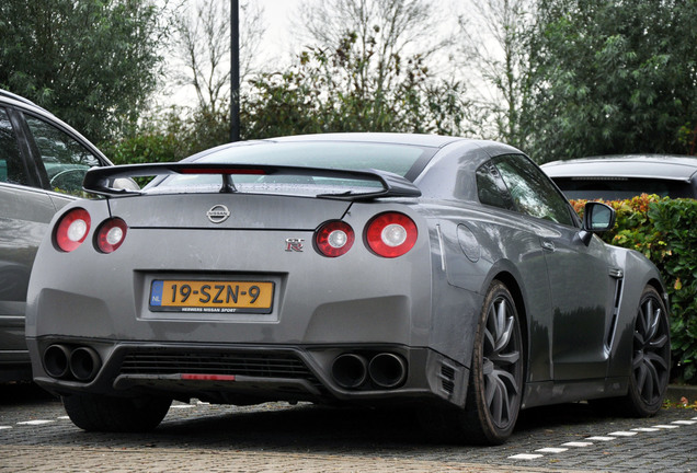 Nissan GT-R 2011