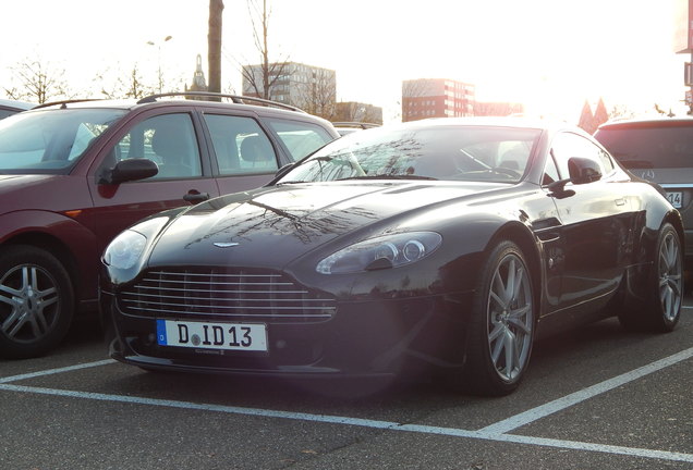 Aston Martin V8 Vantage