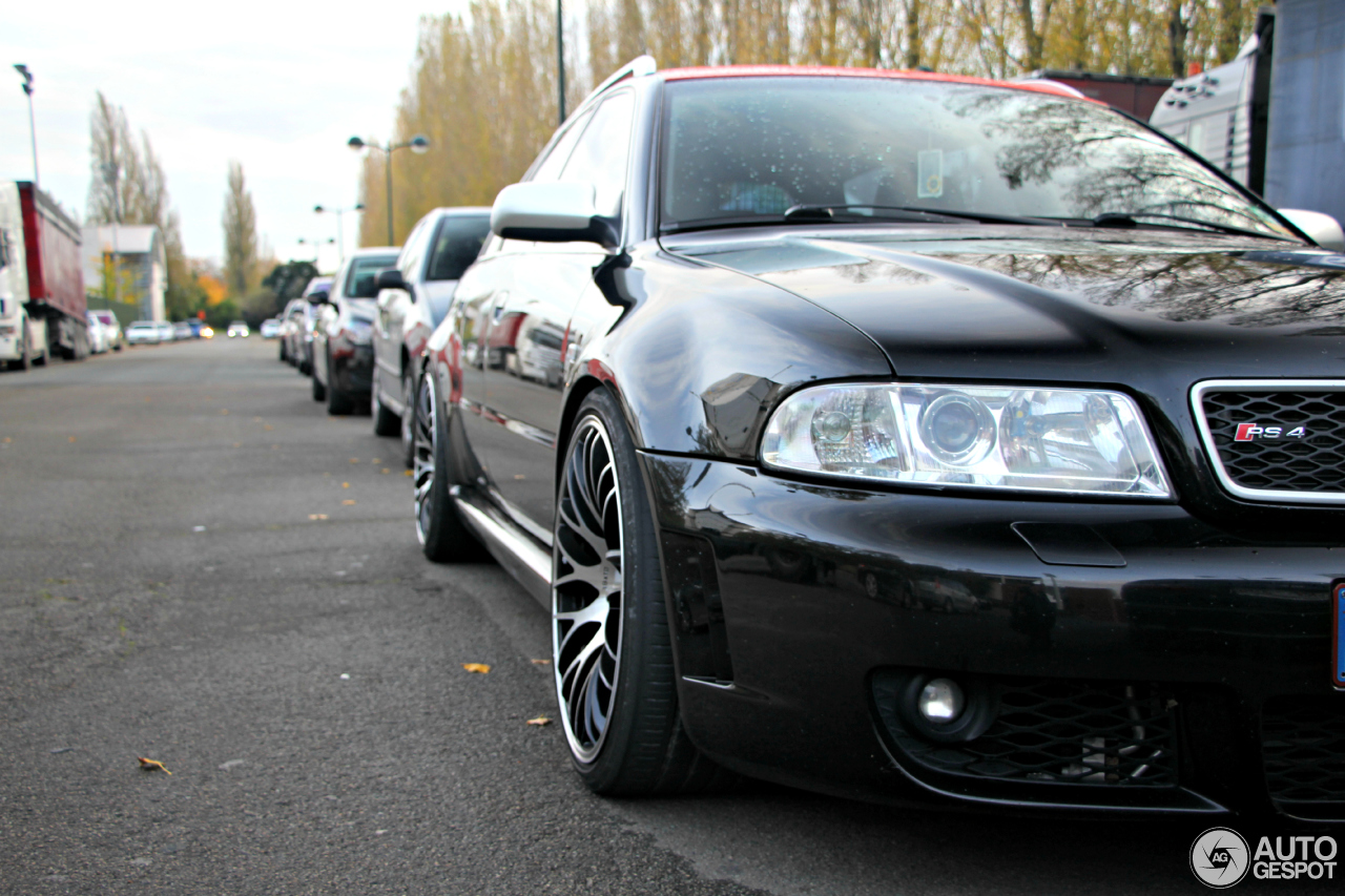 Audi RS4 Avant B5