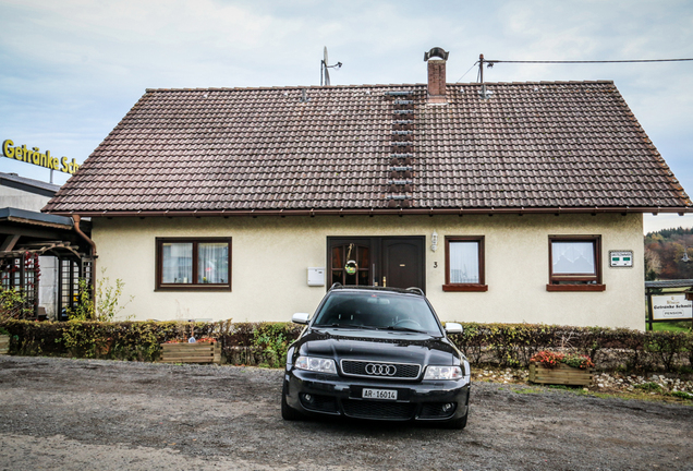 Audi RS4 Avant B5