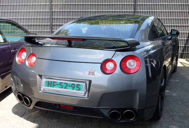 Nissan GT-R