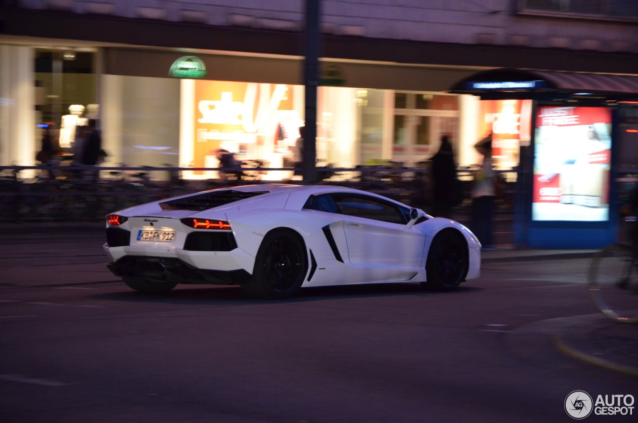 Lamborghini Aventador LP700-4