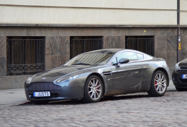 Aston Martin V8 Vantage