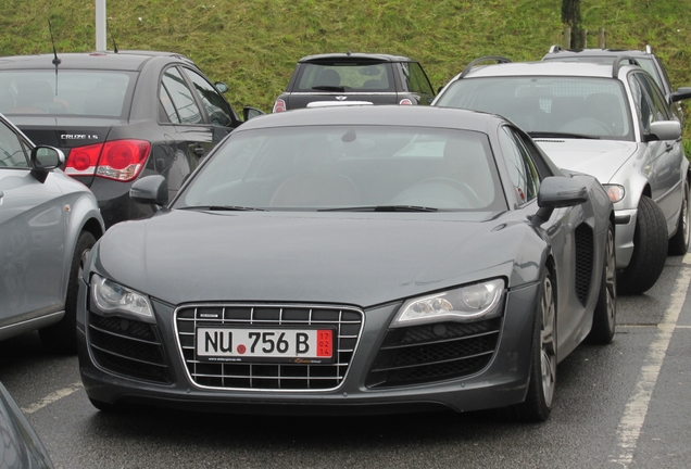 Audi R8 V10