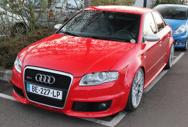 Audi RS4 Sedan