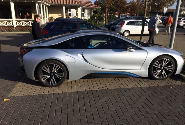 BMW i8