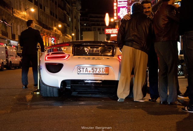 Porsche 918 Spyder Weissach Package