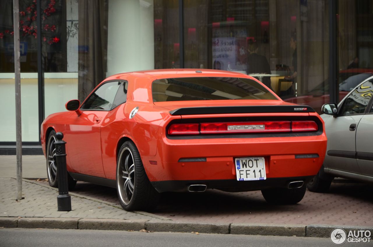 Dodge Challenger SRT-8