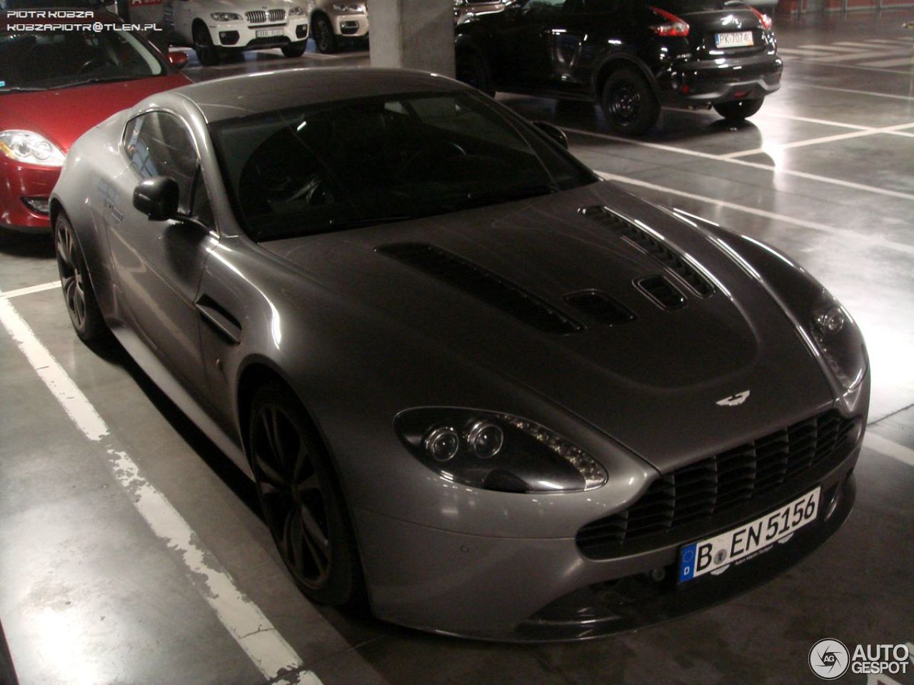 Aston Martin V12 Vantage