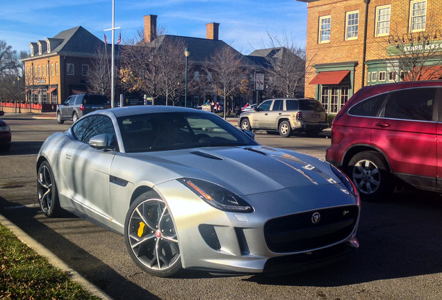 Jaguar F-TYPE R Coupé