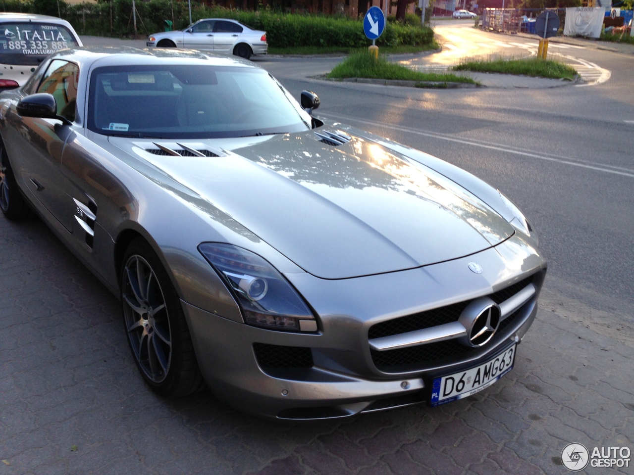 Mercedes-Benz SLS AMG