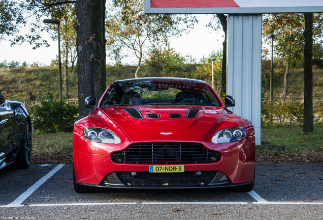 Aston Martin V12 Vantage