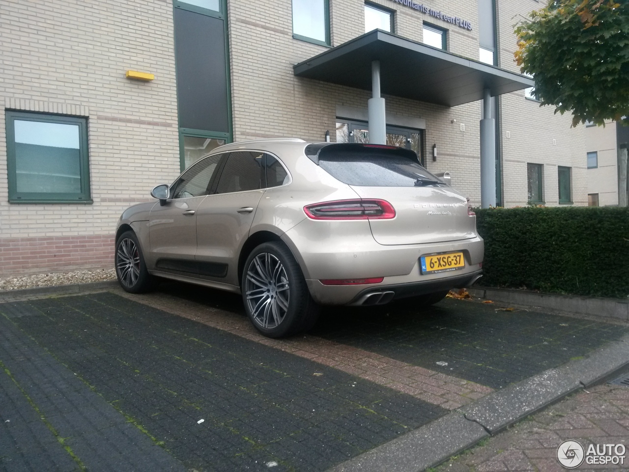 Porsche 95B Macan Turbo