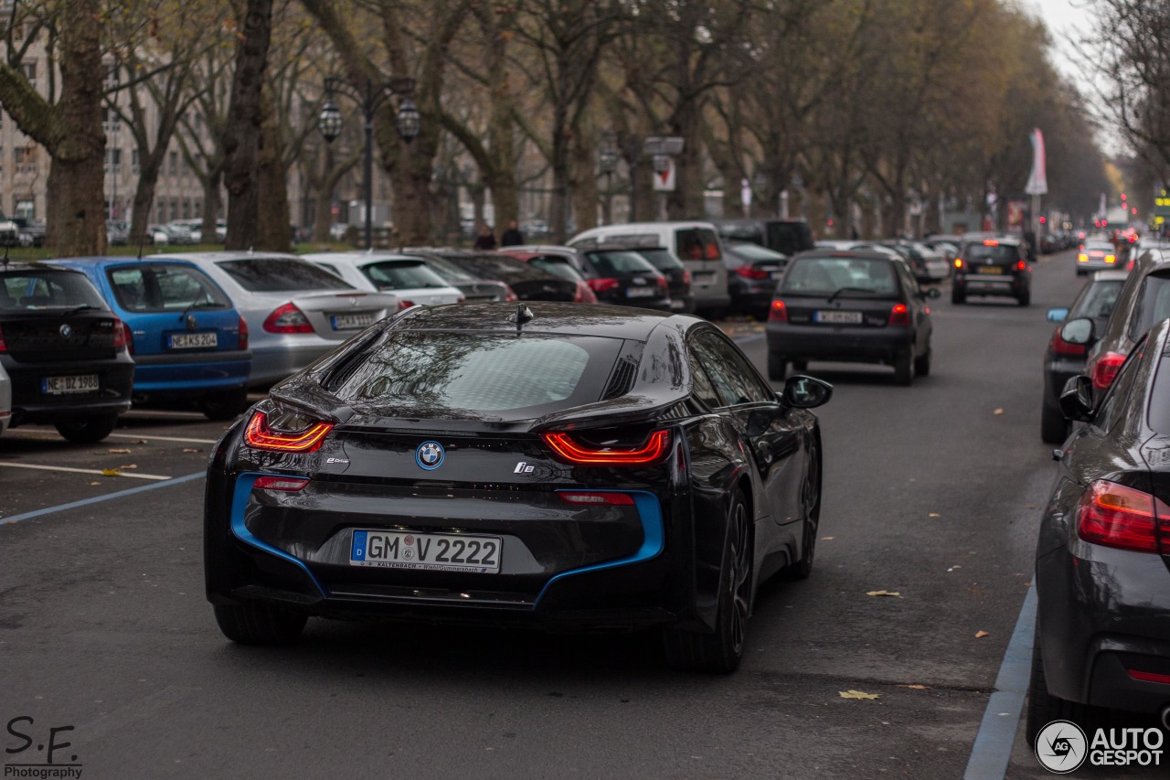 BMW i8