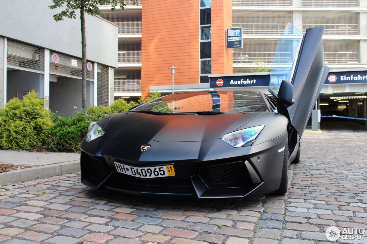 Lamborghini Aventador LP700-4