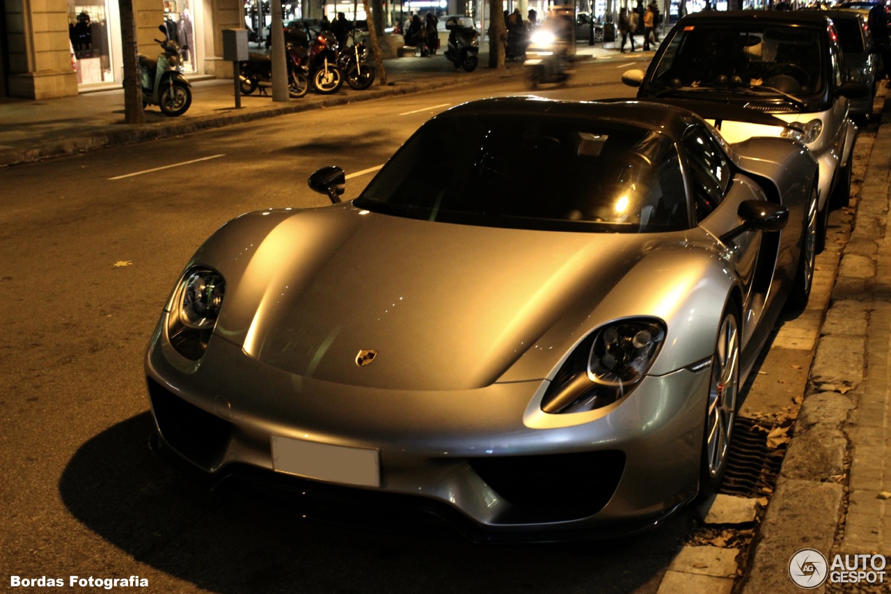 Porsche 918 Spyder Weissach Package