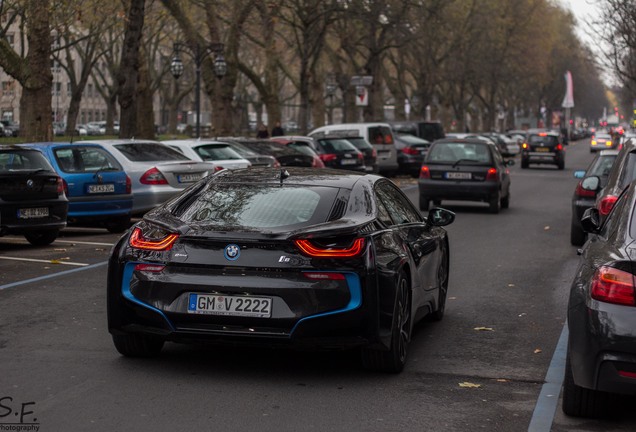 BMW i8