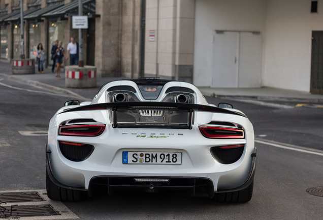 Porsche 918 Spyder Weissach Package