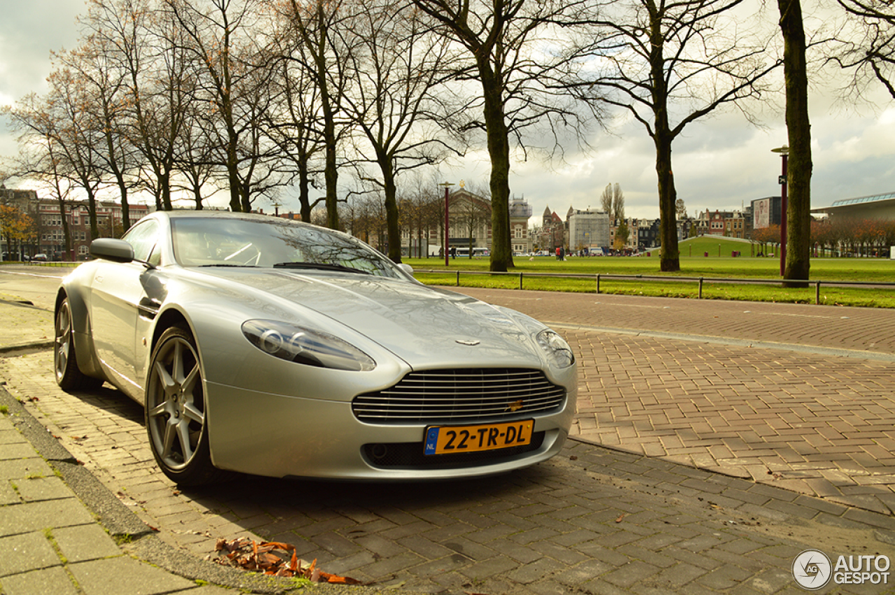 Aston Martin V8 Vantage