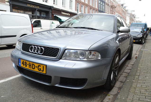 Audi RS4 Avant B5