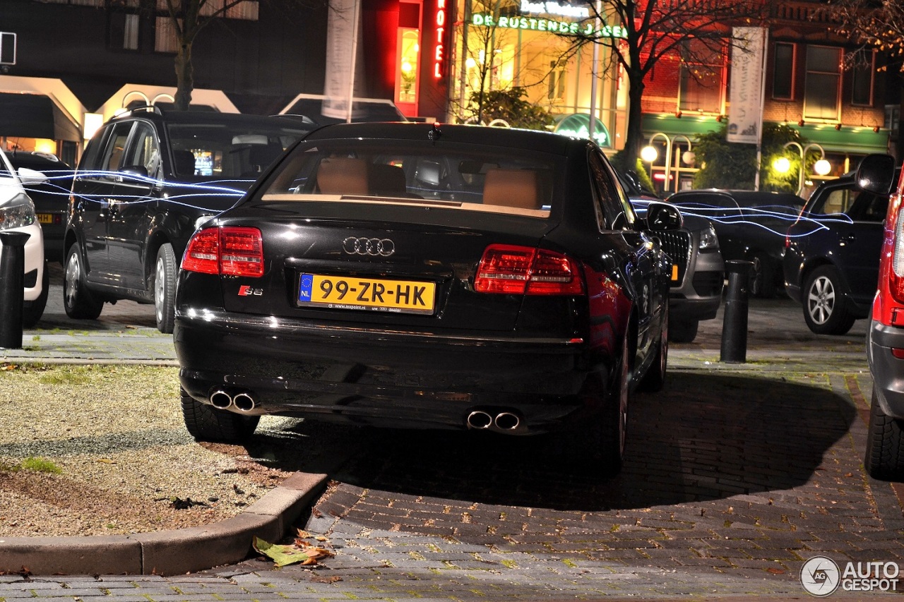 Audi S8 D3