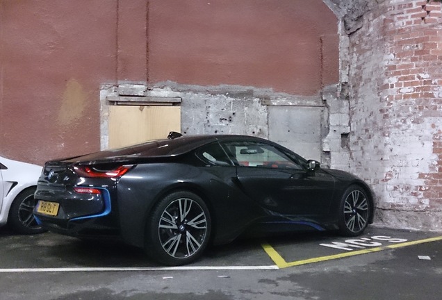 BMW i8