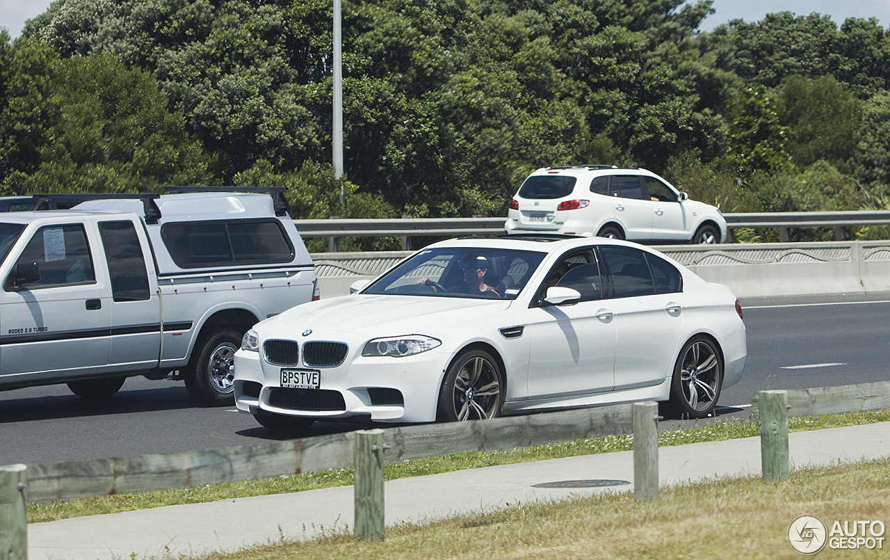 BMW M5 F10 2011