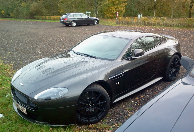 Aston Martin V12 Vantage S