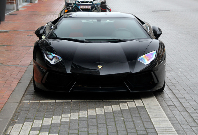 Lamborghini Aventador LP700-4