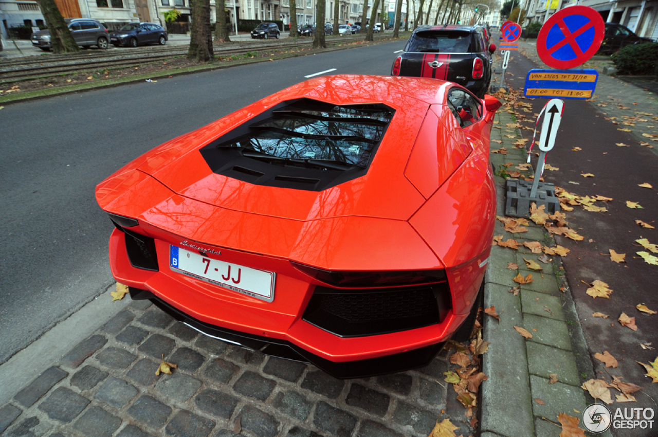 Lamborghini Aventador LP700-4