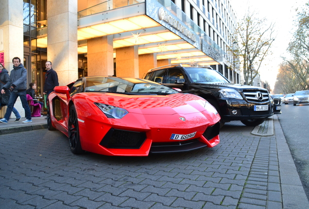 Lamborghini Aventador LP700-4 Roadster