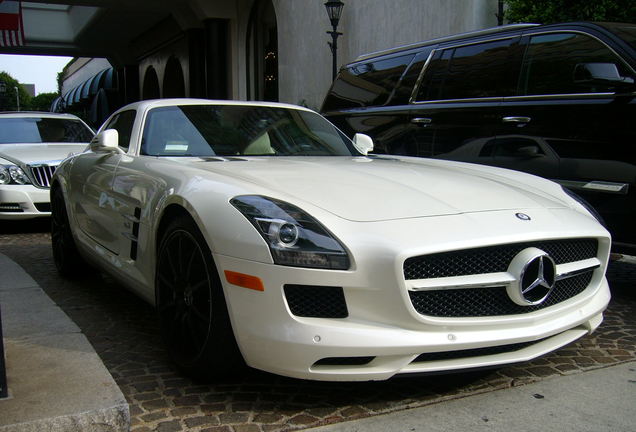 Mercedes-Benz SLS AMG