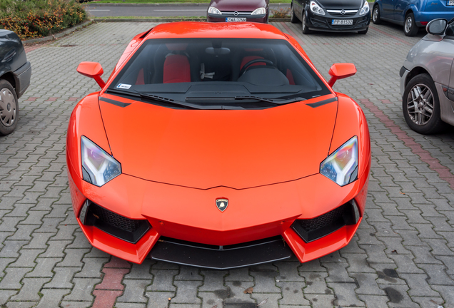 Lamborghini Aventador LP700-4