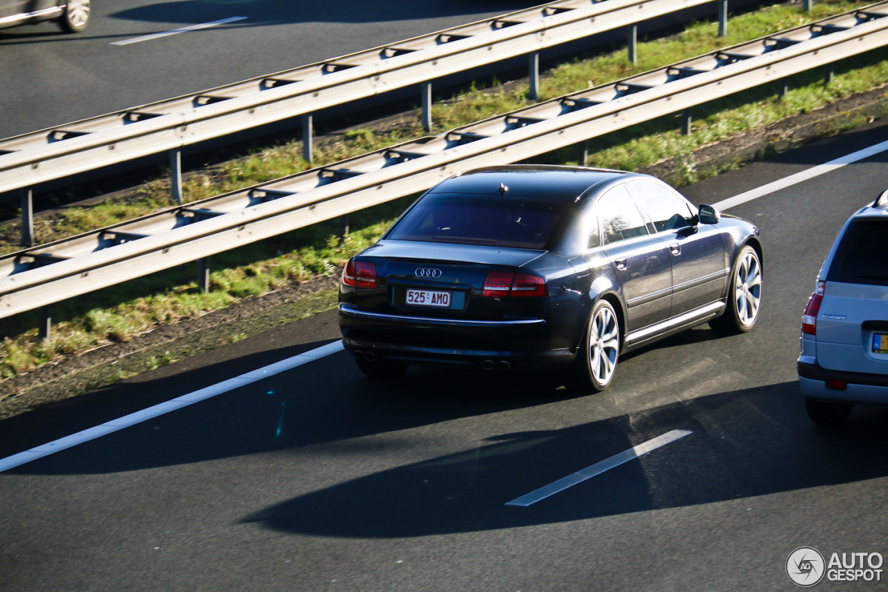 Audi S8 D3