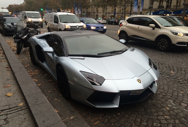 Lamborghini Aventador LP700-4 Roadster