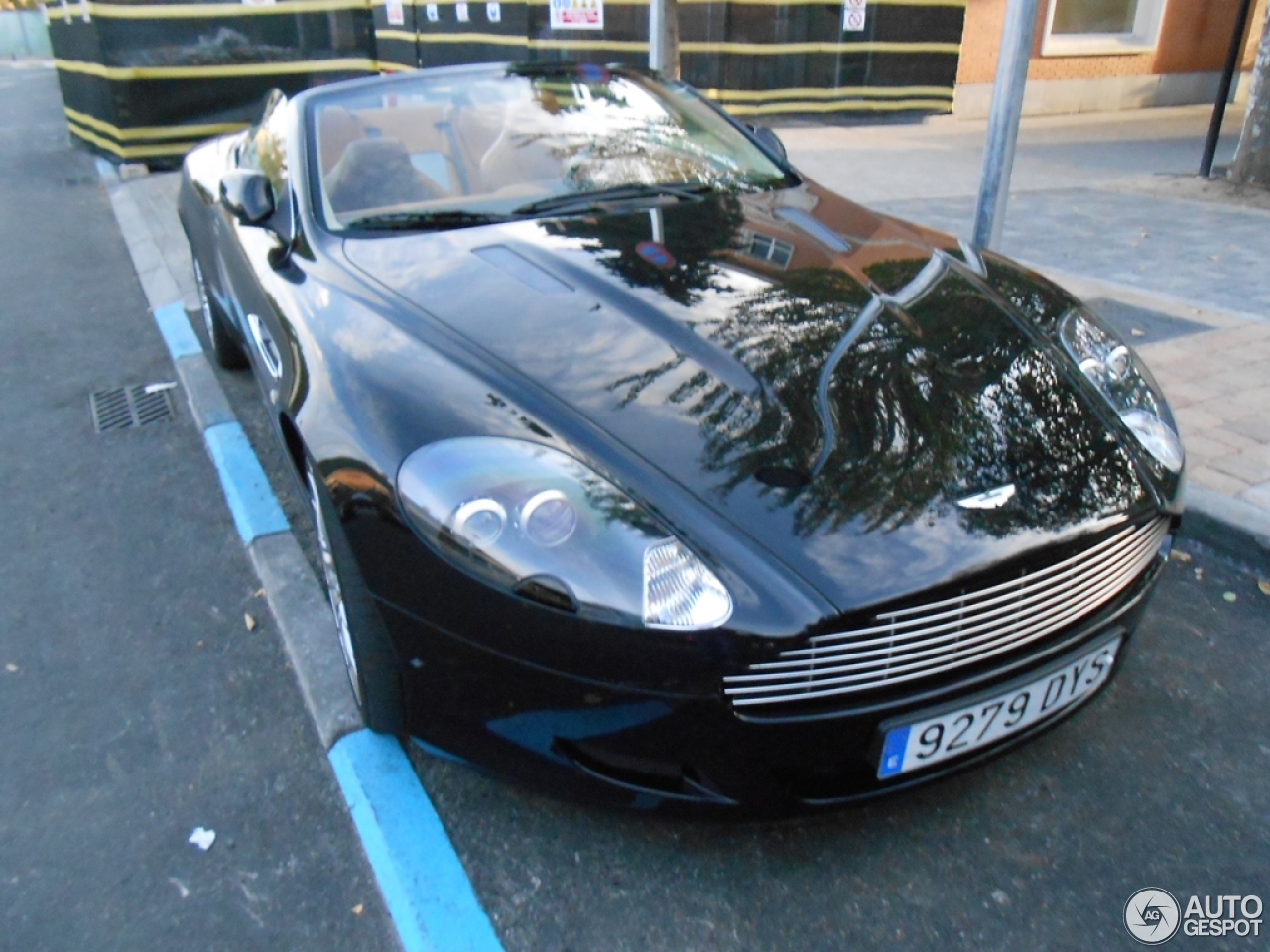 Aston Martin DB9 Volante