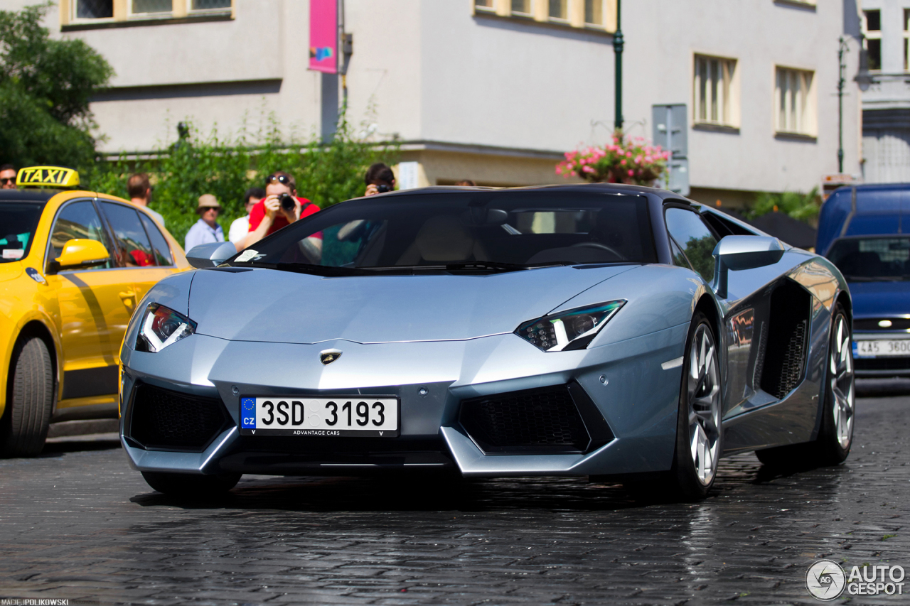 Lamborghini Aventador LP700-4 Roadster