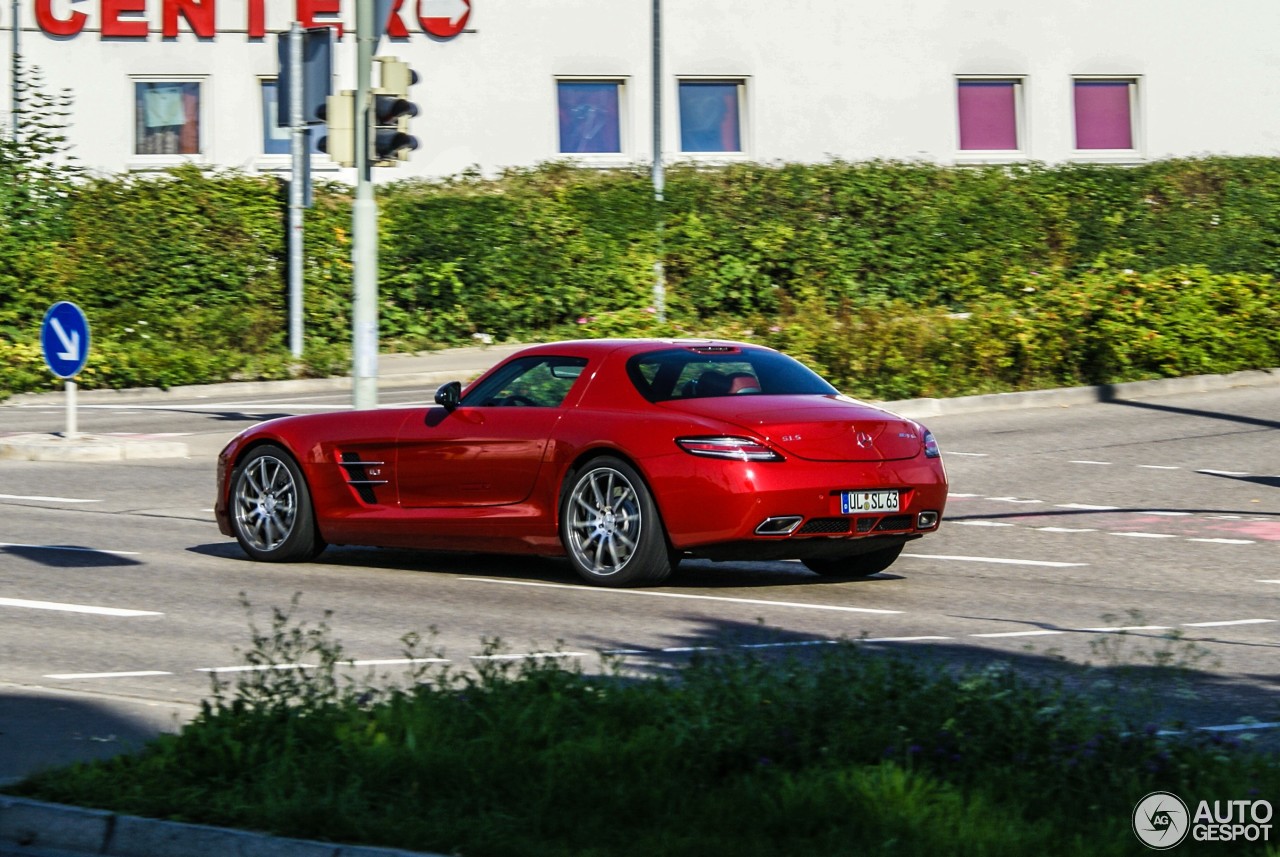 Mercedes-Benz SLS AMG