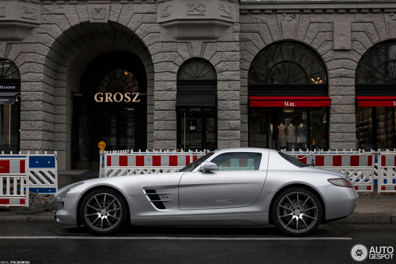 Mercedes-Benz SLS AMG